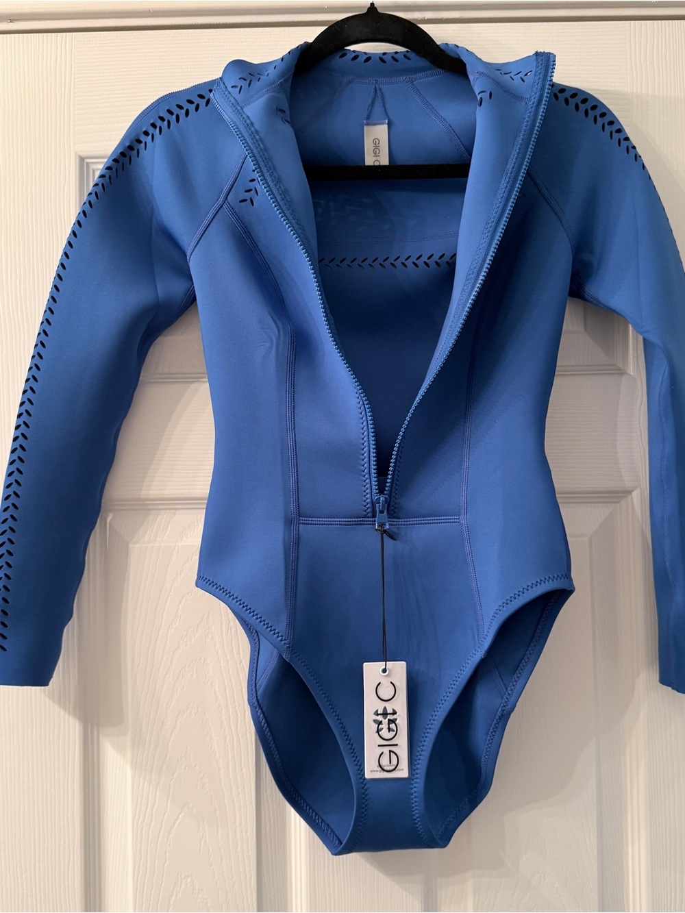GIGI C| Royal Blue Long-Sleeve Zip Front One-Piece Swimsuit in Women’s Medium - Picture 4 of 14